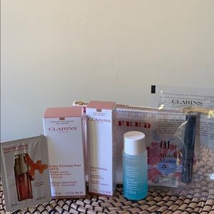 CLARINS with mini pouch